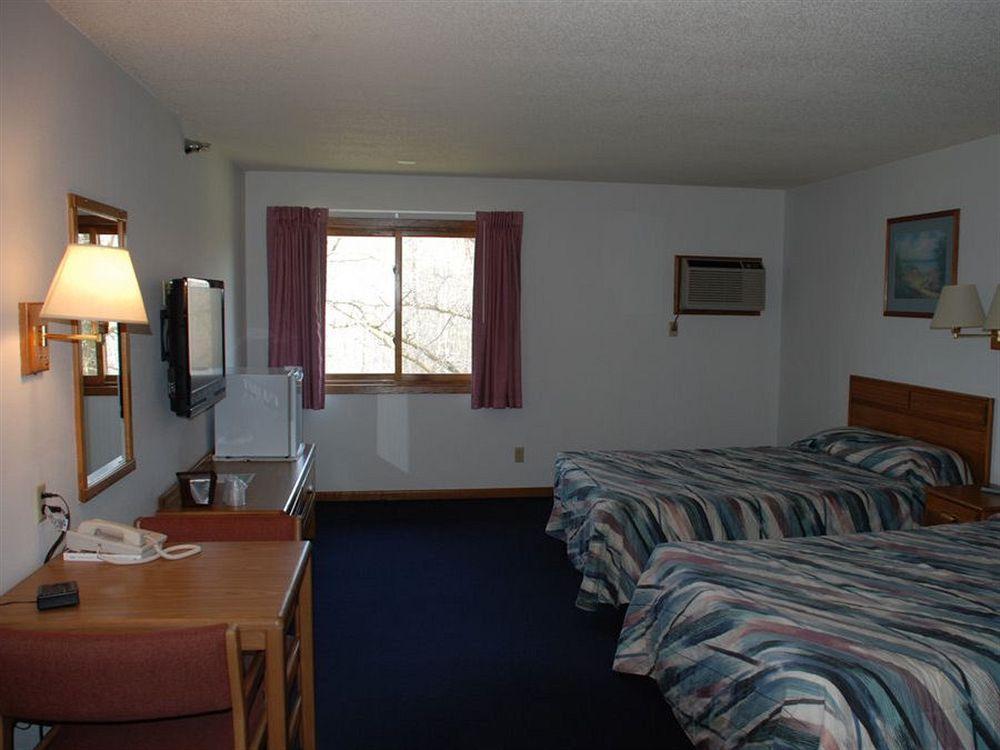 Amerivu Inn Warroad Exterior photo